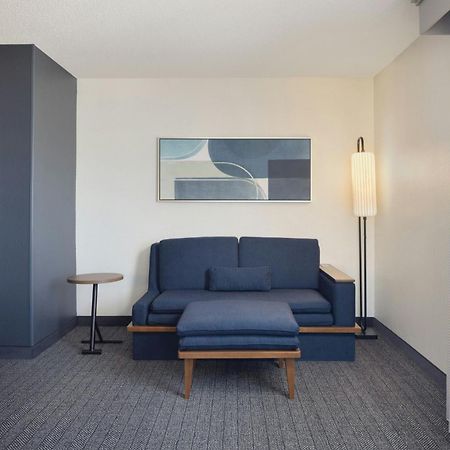 Отель Courtyard By Marriott Little Rock Downtown Экстерьер фото