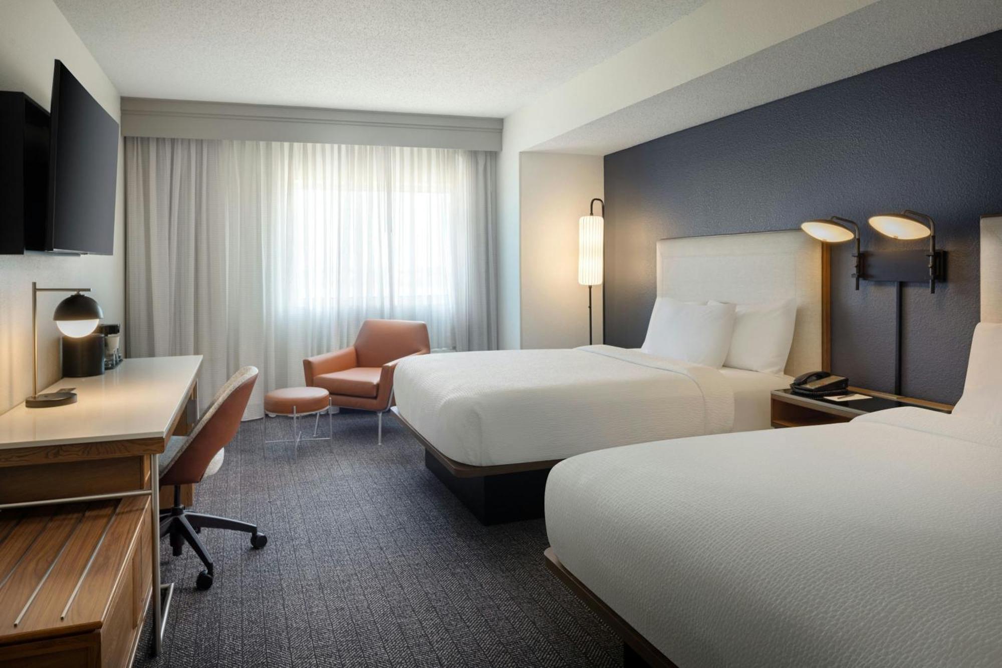 Отель Courtyard By Marriott Little Rock Downtown Экстерьер фото